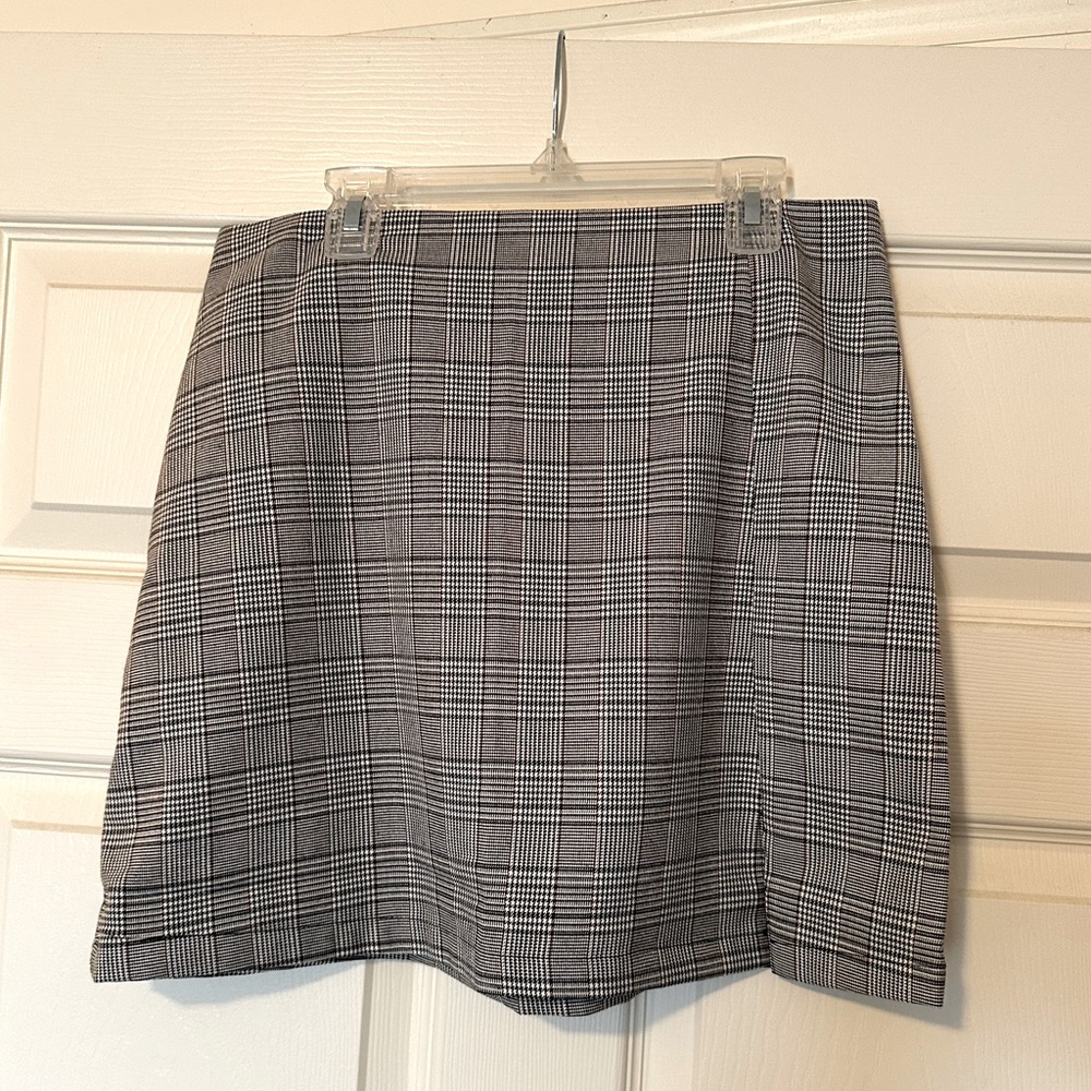 Pink Lily mini skirt